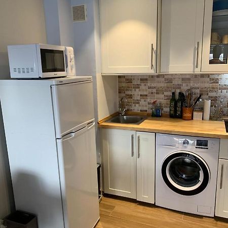 Cosy Apartment In L Escala, 7 Mins Walk To The Closest Beach, Riells L' Escala Zewnętrze zdjęcie