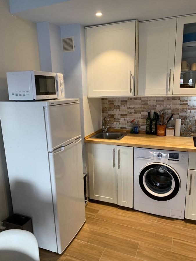 Cosy Apartment In L Escala, 7 Mins Walk To The Closest Beach, Riells L' Escala Zewnętrze zdjęcie