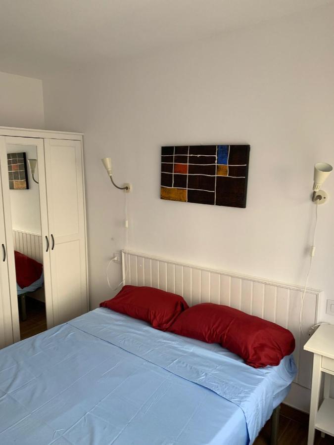Cosy Apartment In L Escala, 7 Mins Walk To The Closest Beach, Riells L' Escala Zewnętrze zdjęcie