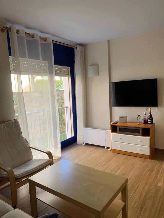 Cosy Apartment In L Escala, 7 Mins Walk To The Closest Beach, Riells L' Escala Zewnętrze zdjęcie