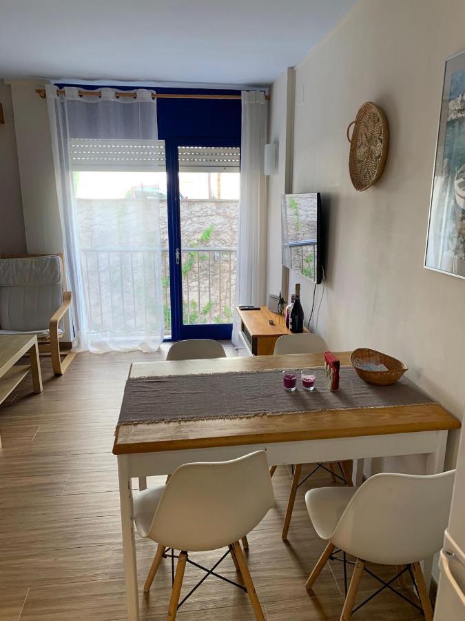 Cosy Apartment In L Escala, 7 Mins Walk To The Closest Beach, Riells L' Escala Zewnętrze zdjęcie